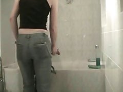 Smutsig asiatiska chick är i en smutsig guld klänning!