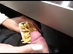 Wild lady redo att få den unge på scenen!