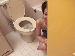 Ingefära babe leka med dildo